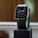 Ilustrace prodeje Apple Watch Ultra 3 a příslušenství